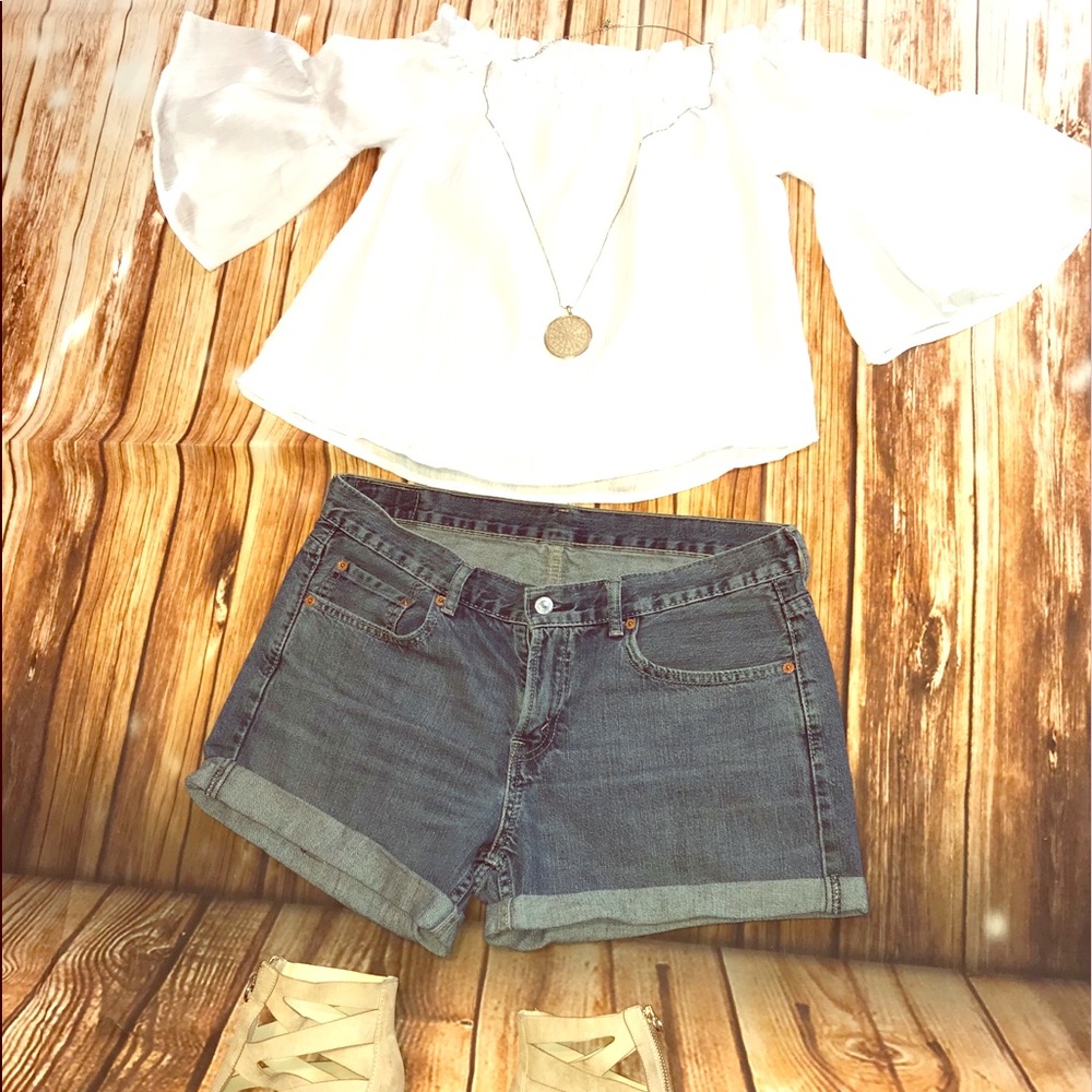 Beautiful White Off the Shoulders Blouse!